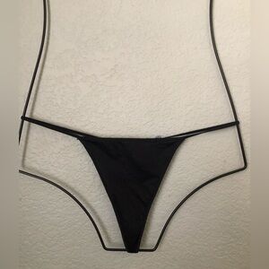 vtg Y2K v-string butterflies black best fits Medium